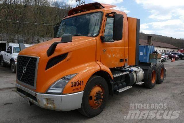 Volvo VNR64T300 Camiões de chassis e cabine