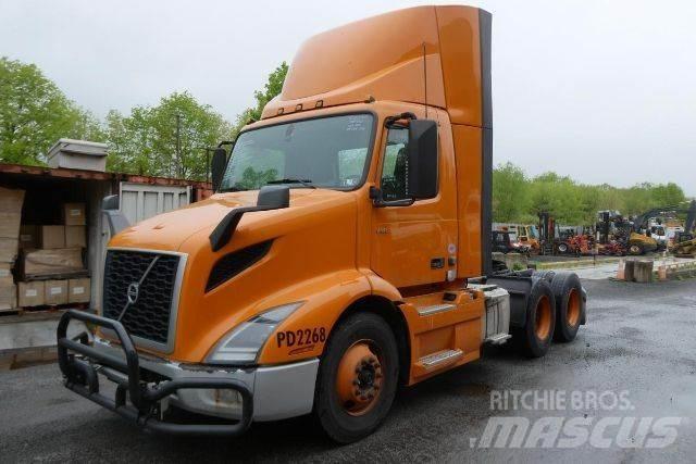 Volvo VNR64T300 Camiões de chassis e cabine