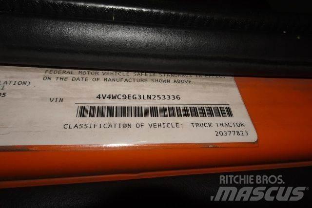 Volvo VNR64T300 Camiões de chassis e cabine