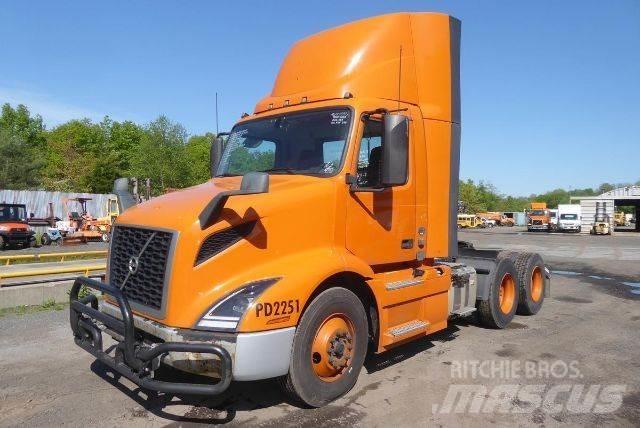 Volvo VNR64T300 Camiões de chassis e cabine
