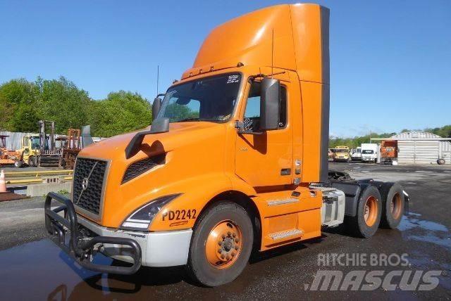 Volvo VNR64T300 Camiões de chassis e cabine