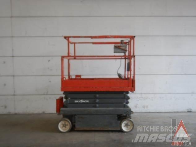 SkyJack SJ3219 Elevadores braços articulados