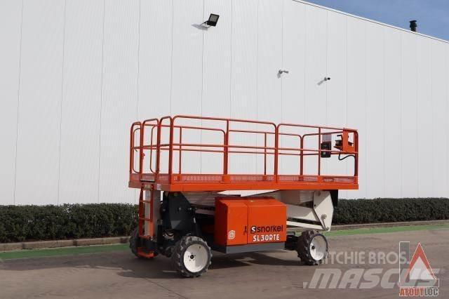 Snorkel SL30RTE Elevadores braços articulados