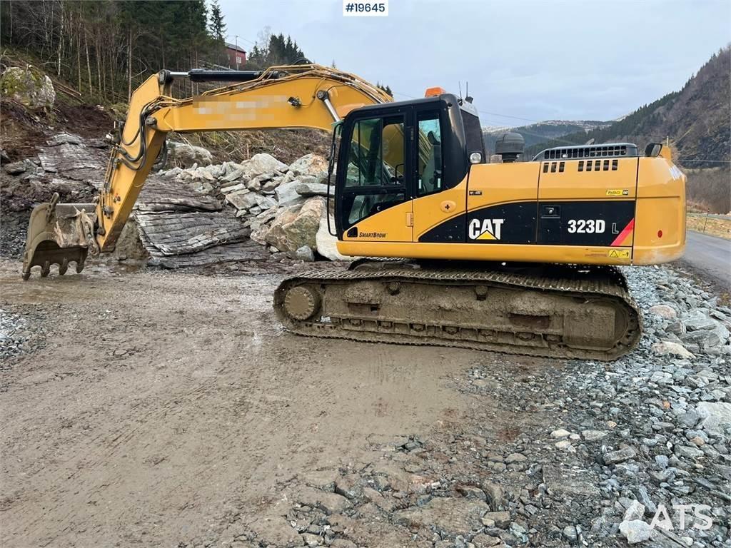 CAT 323D Escavadoras de rastos