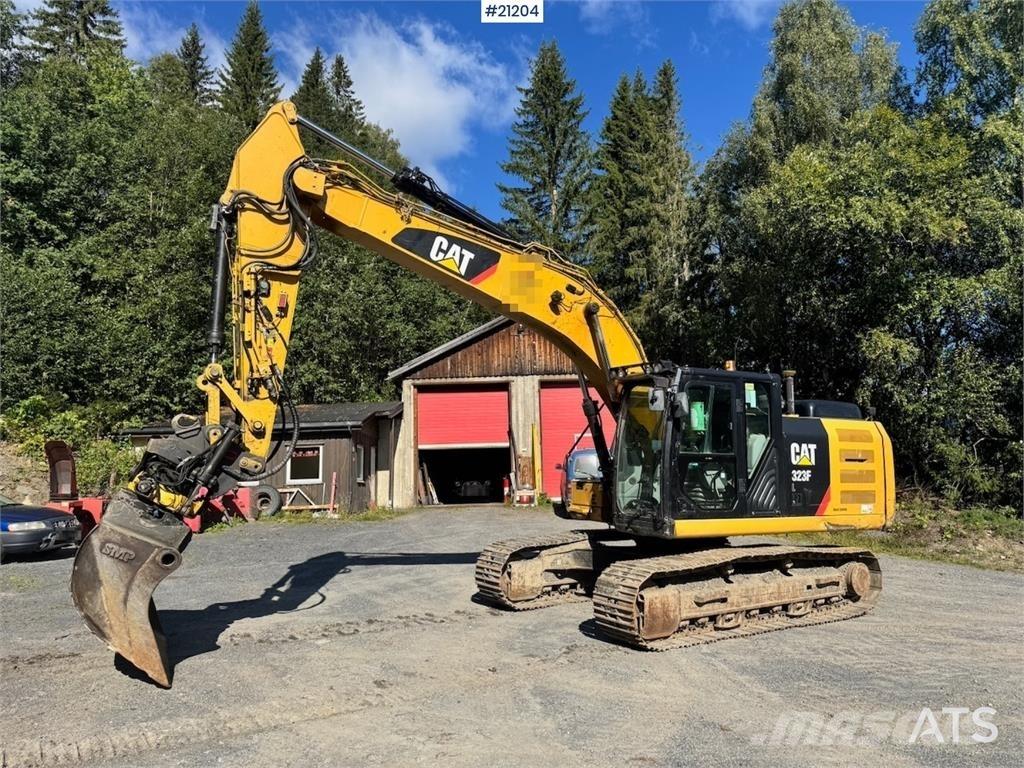 CAT 323FL Escavadoras de rastos