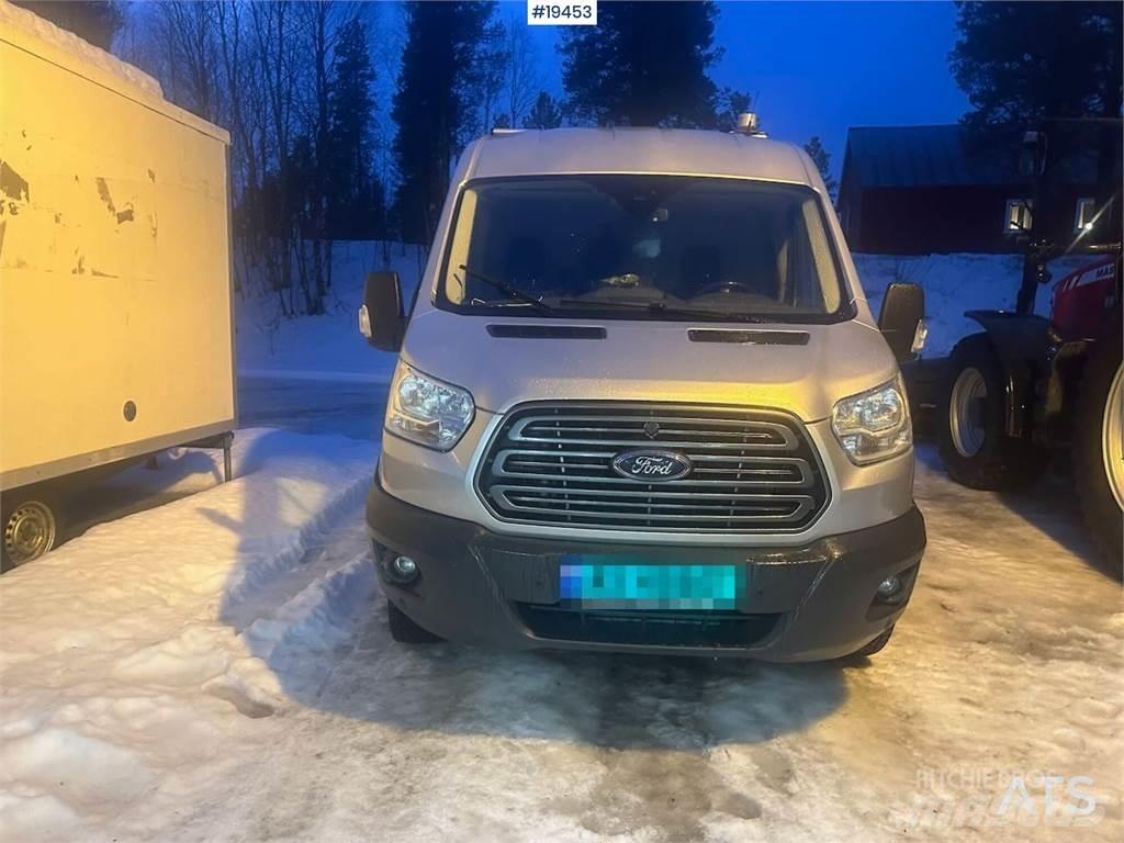 Ford Transit 4x4 van. Carrinhas de caixa fechada