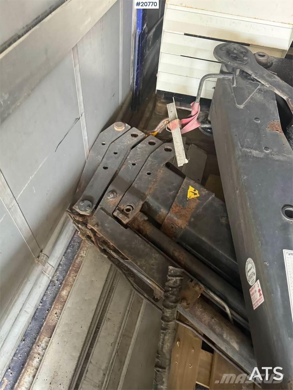 Hiab 125-4 Crane Outros