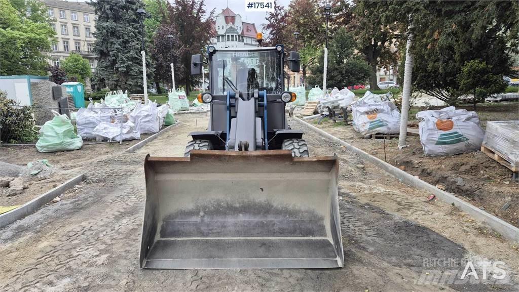Hitachi ZW 75 Pás carregadoras de rodas