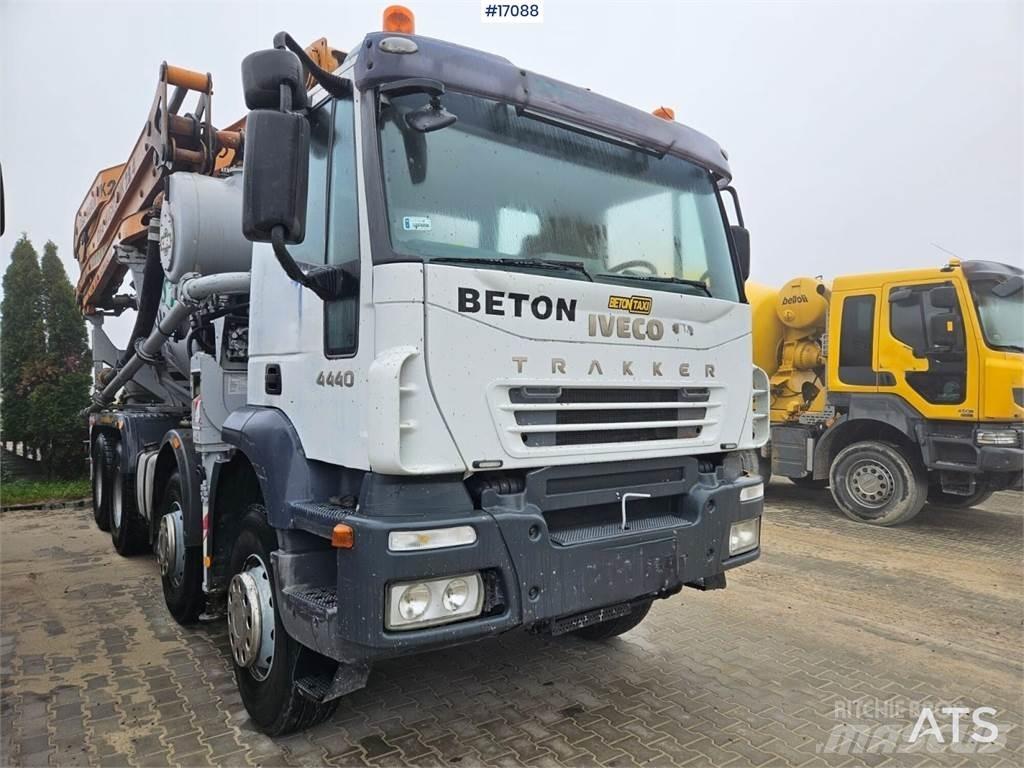 Iveco Trakker A440T Camiões bomba Betão