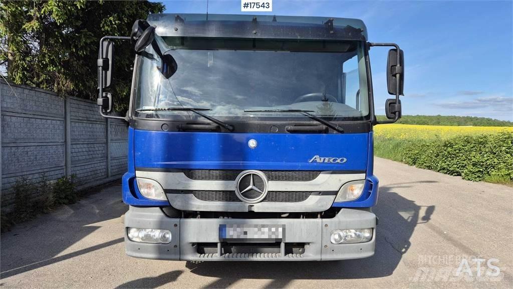 Mercedes-Benz Atego Camiões de caixa fechada