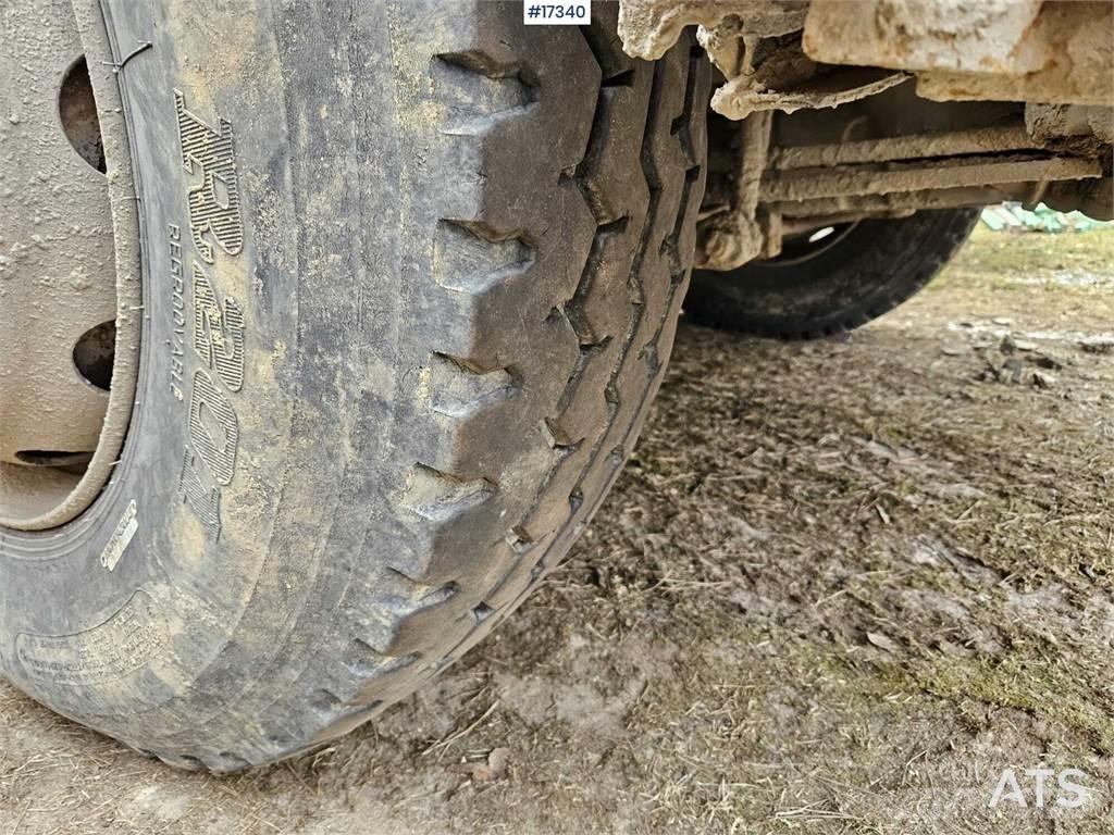 Volvo 420 8x4 Camiões basculantes