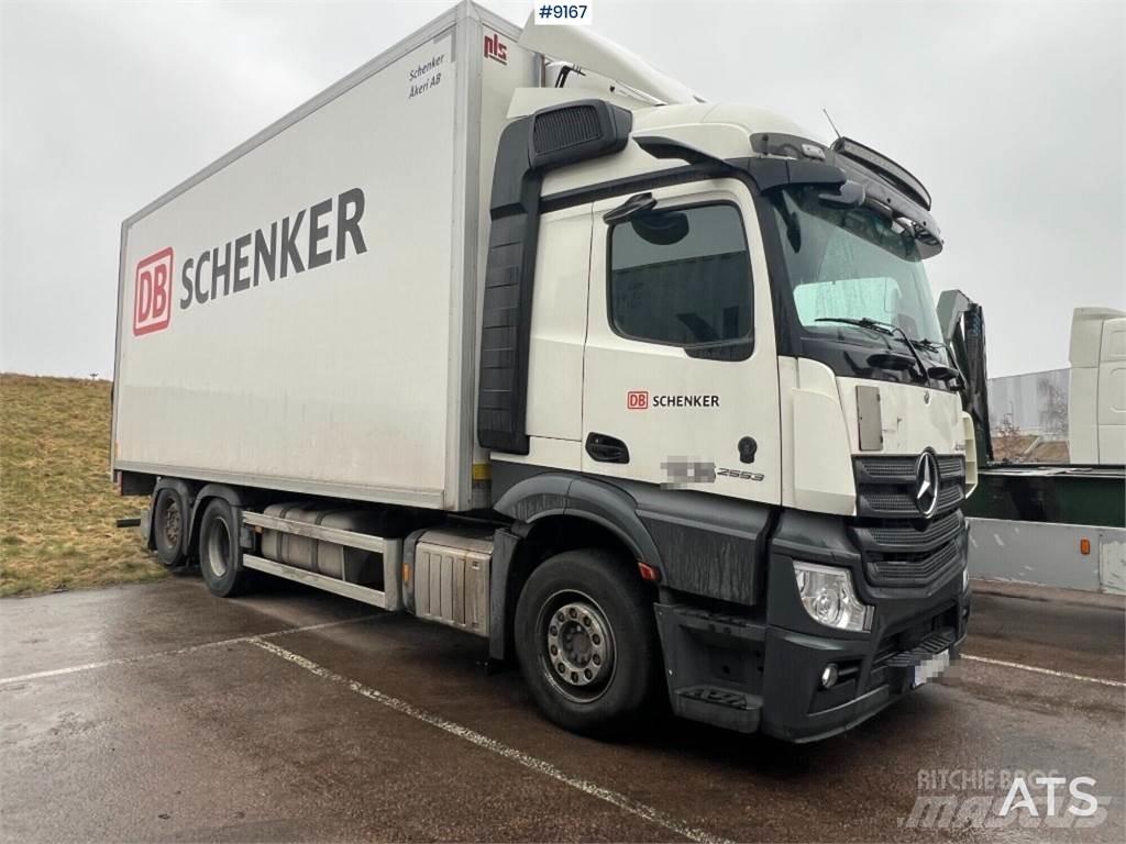 Mercedes-Benz Actros Camiões de caixa fechada