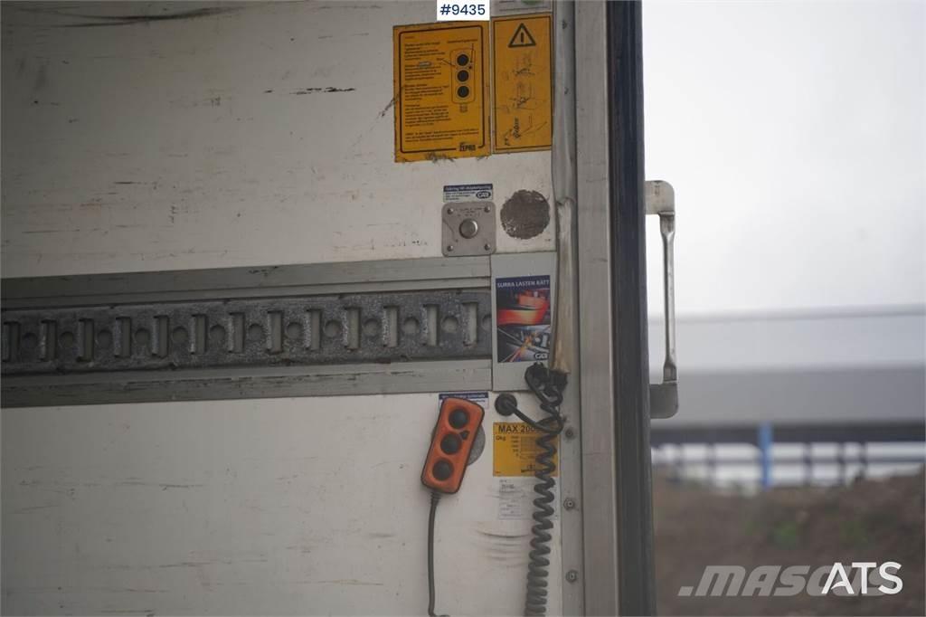 Mercedes-Benz ATEGO Camiões de caixa fechada