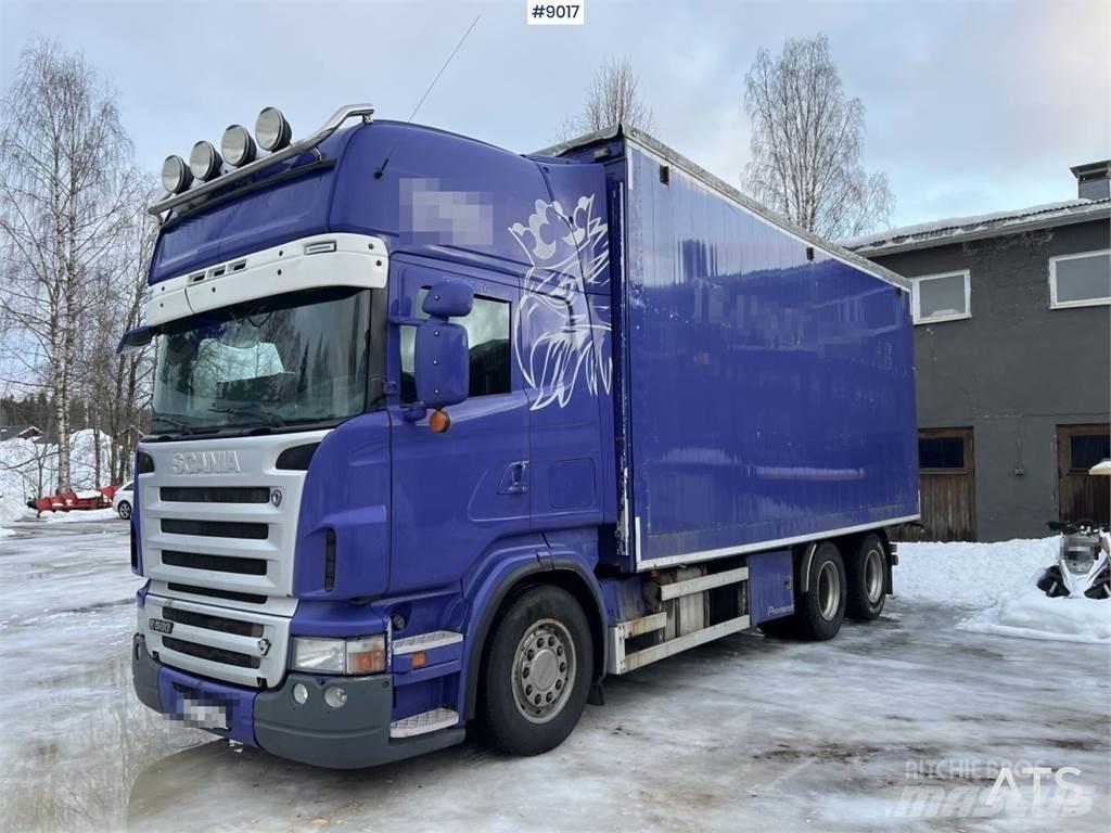 Scania R560 Camiões de caixa fechada
