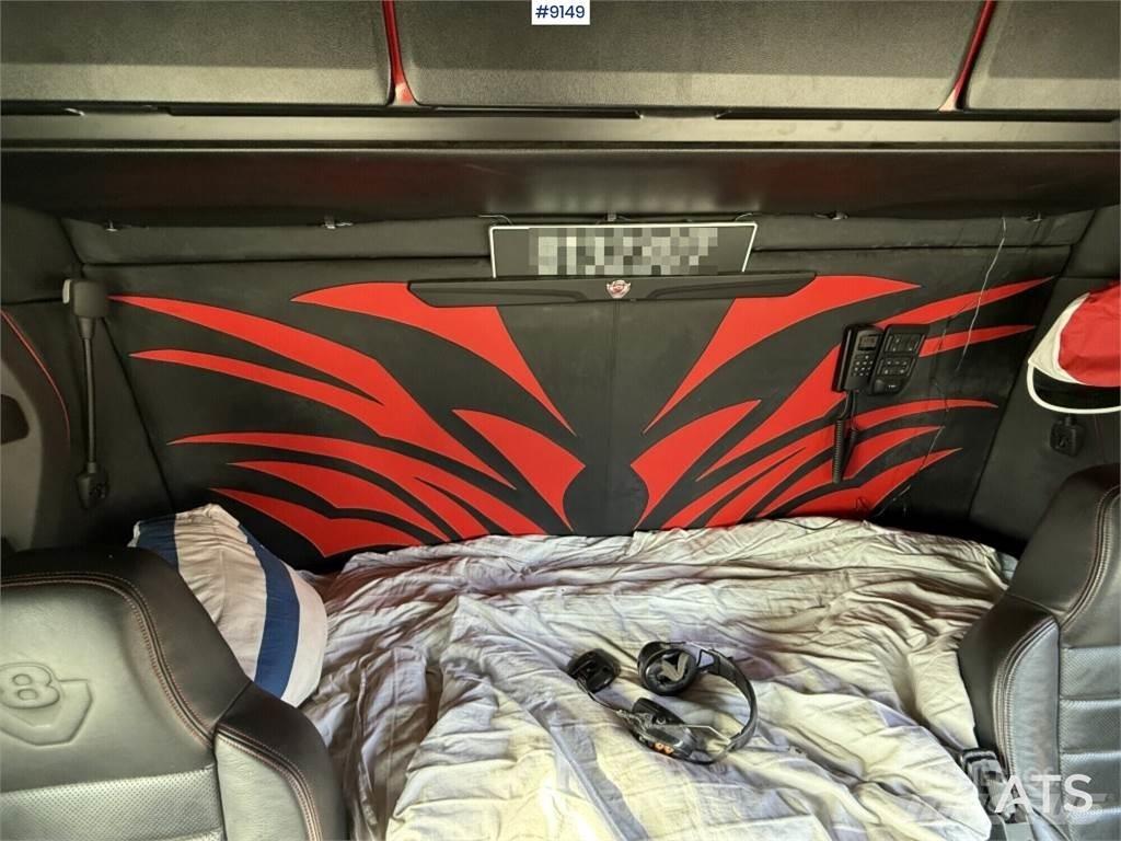 Scania S650B Camiões de caixa fechada