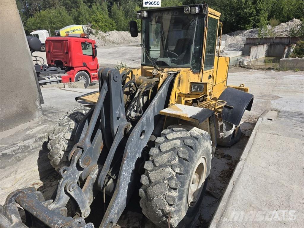 Volvo L120 Dozers Tratores rodas