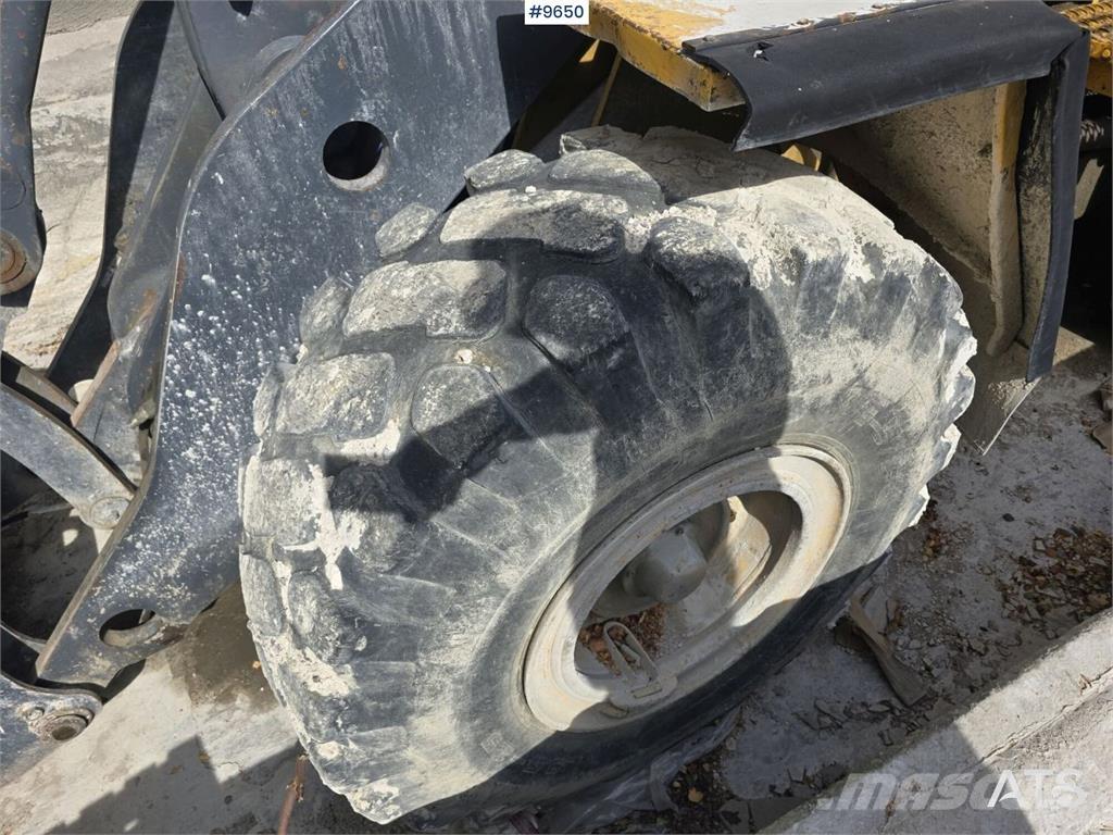 Volvo L120 Dozers Tratores rodas