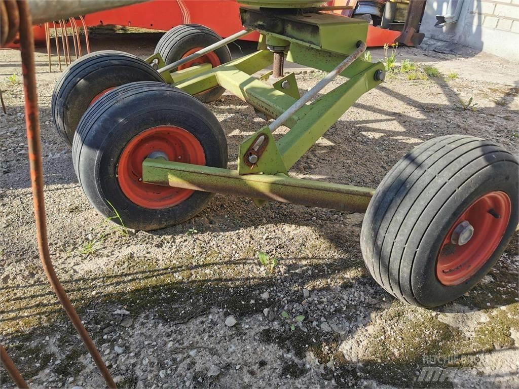 CLAAS Liner 430s Ancinho virador