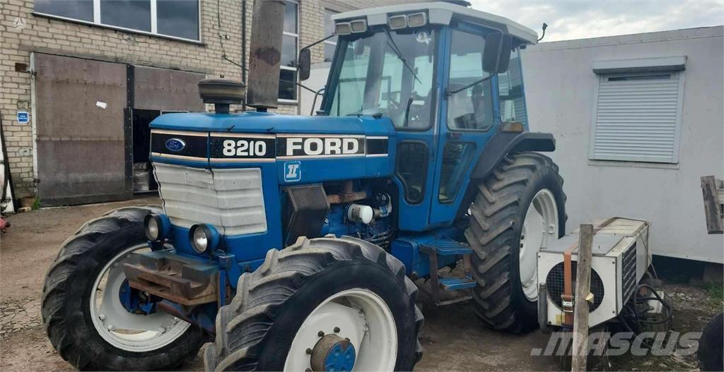 Ford 8210 Tratores Agrícolas usados