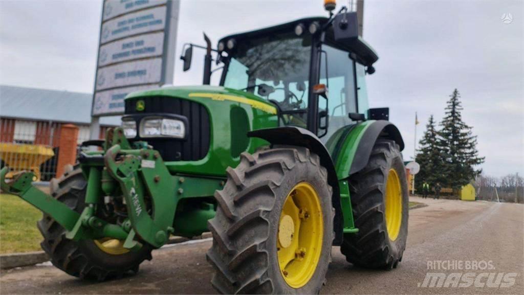 John Deere 5820 Tratores Agrícolas usados