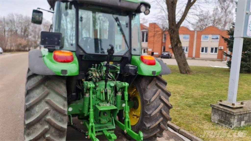 John Deere 5820 Tratores Agrícolas usados