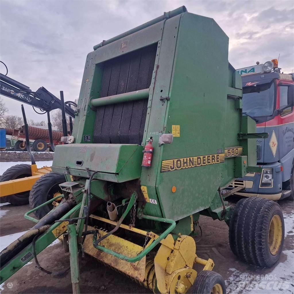 John Deere 590 Enfardadeira de rolos