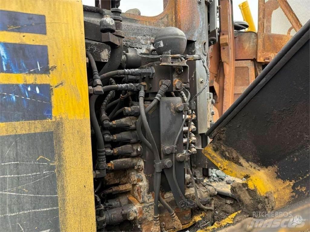 Komatsu D65WX-18 Dozers - Tratores rastos