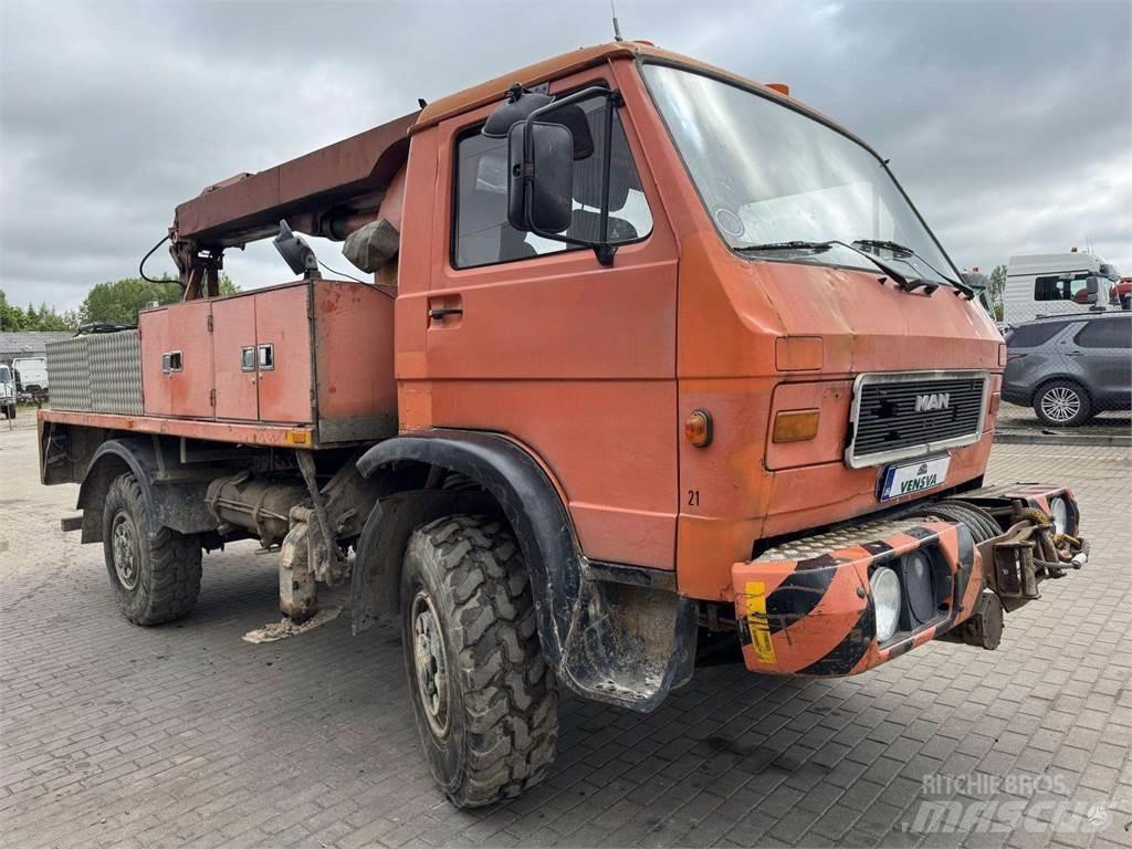 MAN 9.150 4x4 14m. Plataformas aéreas montadas em camião