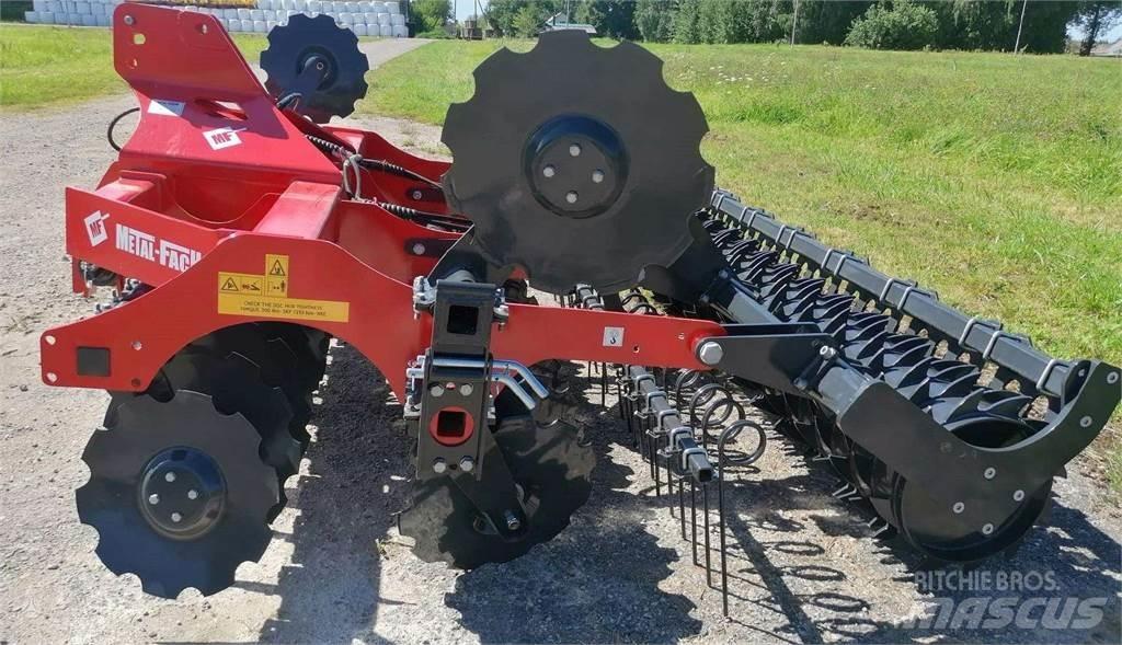Metal-Fach U 740 Cultivadoras