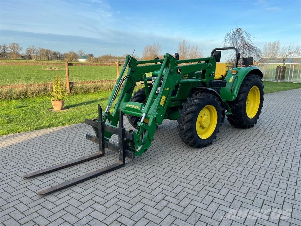 John Deere 5050E Tratores Agrícolas usados