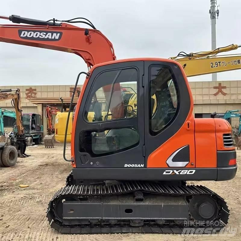 Doosan DX 80 Escavadoras Midi 7t - 12t