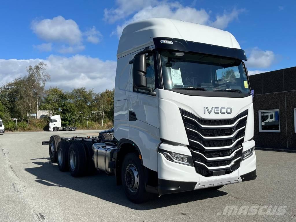 Iveco AS350X50YFS Camiões de chassis e cabine