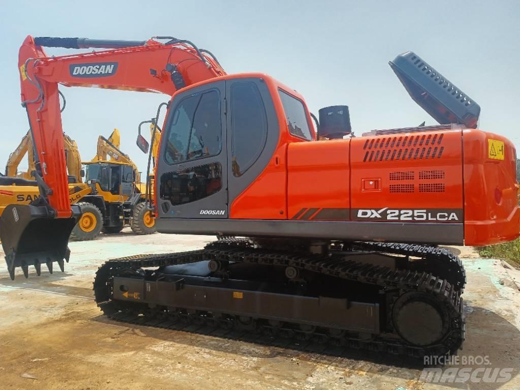 Doosan DX 225 Escavadoras de rastos
