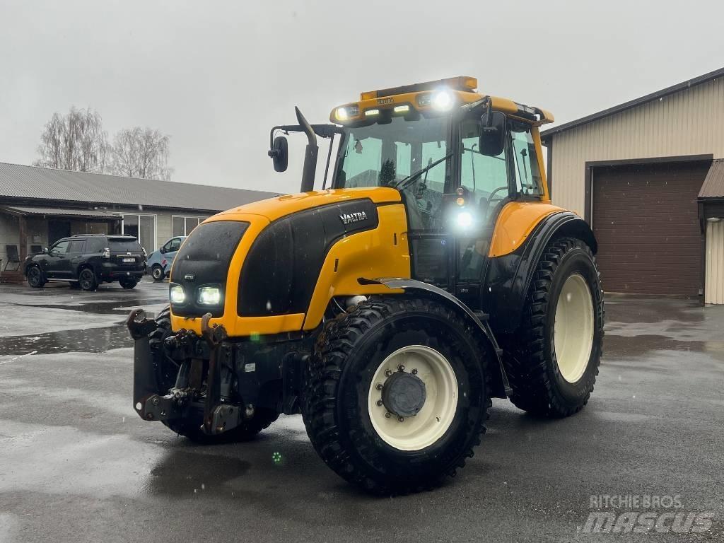 Valtra M 150-4 Tratores Agrícolas usados