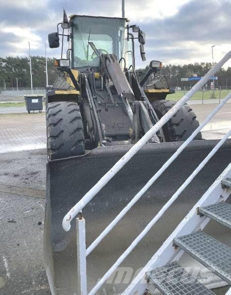 Komatsu WA 200 PT-5 Pás carregadoras de rodas