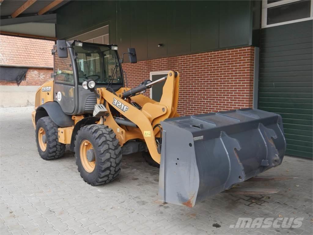 Case IH 321F Pás carregadoras de rodas