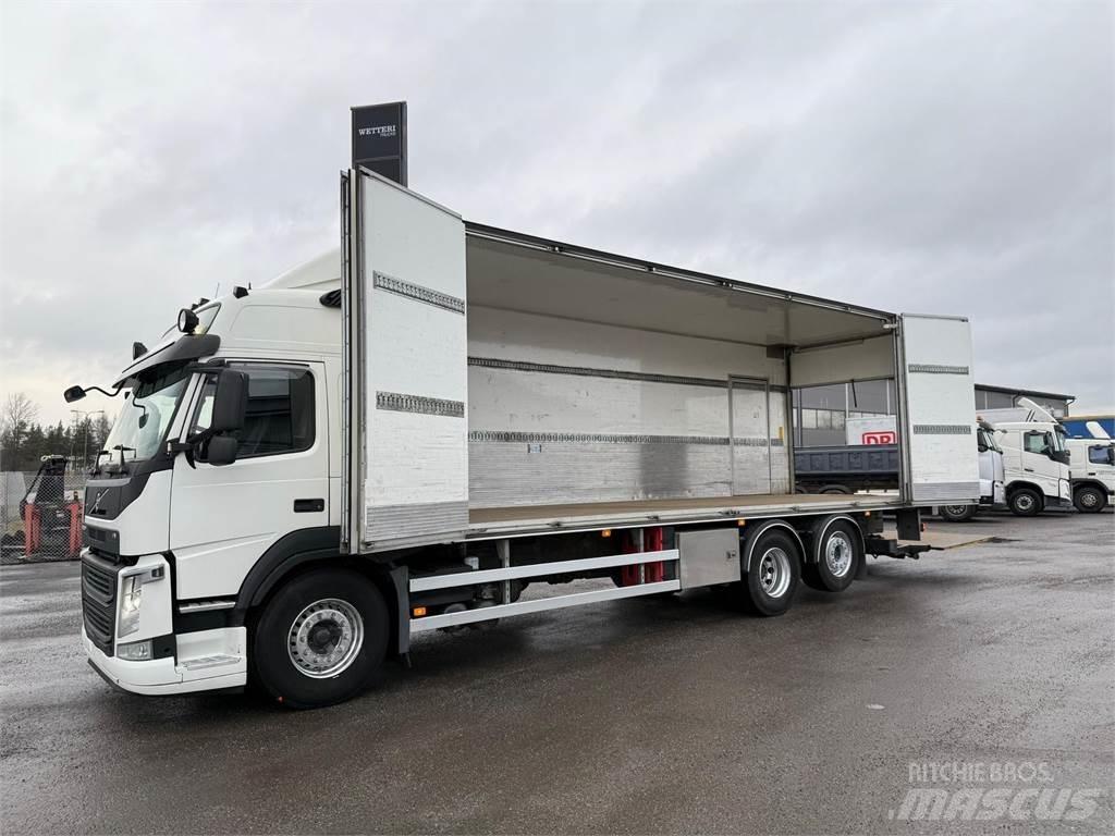 Volvo FM380 6x2 Camiões de caixa fechada