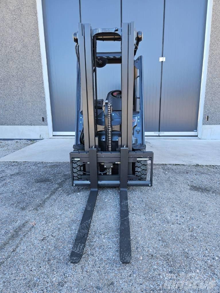 Linde E30-01 Empilhadores eléctricos