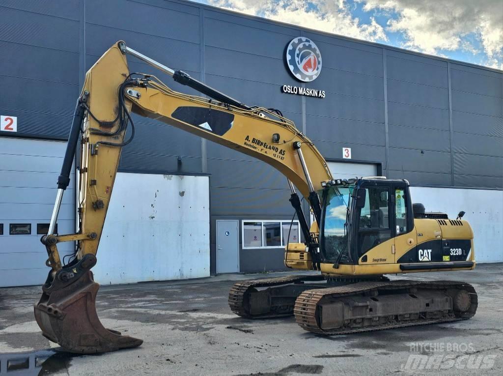 CAT 323 D L Escavadoras de rastos