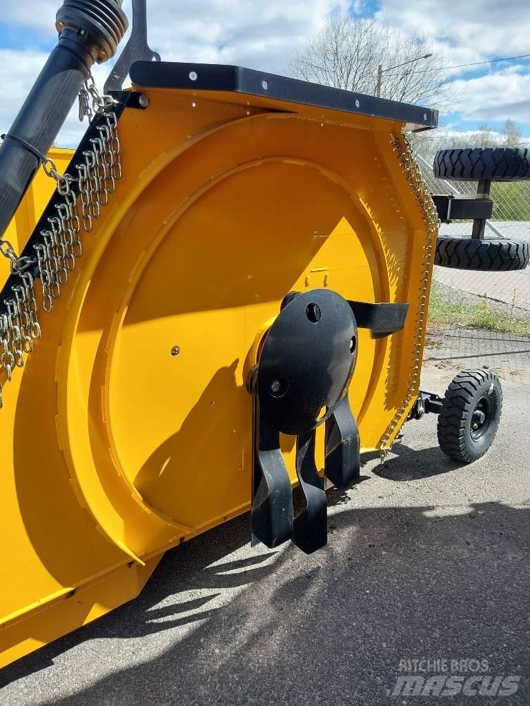 McConnel SR460 Gadanheiras e cortadores de folhas para pastos