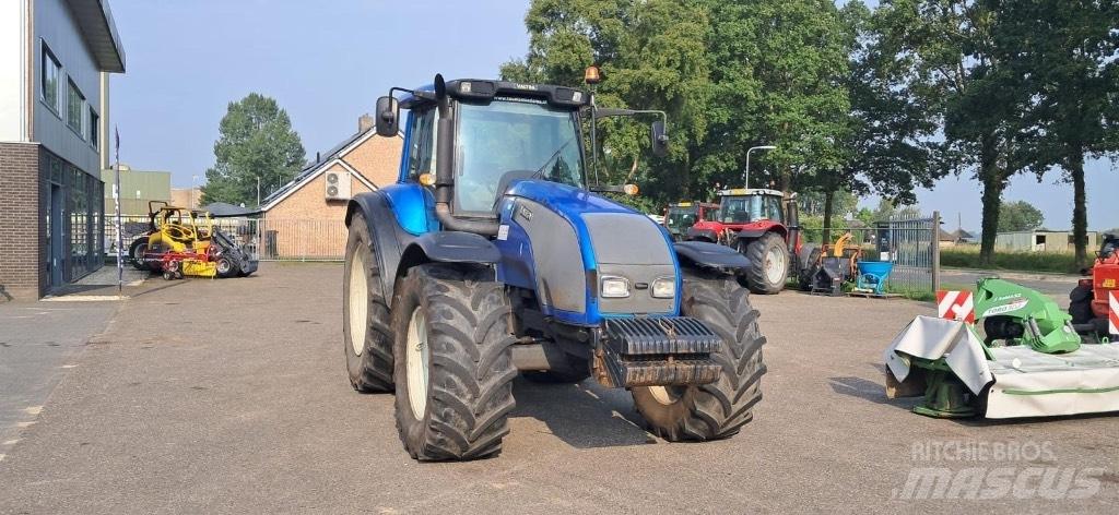 Valtra T160 Tratores Agrícolas usados