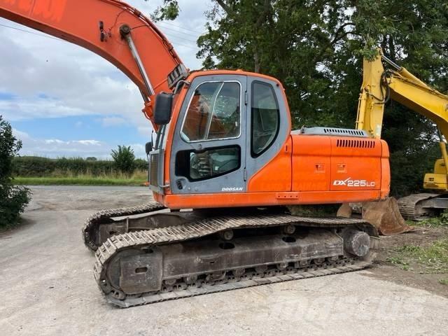 Doosan DX 225 LC Escavadoras de rastos
