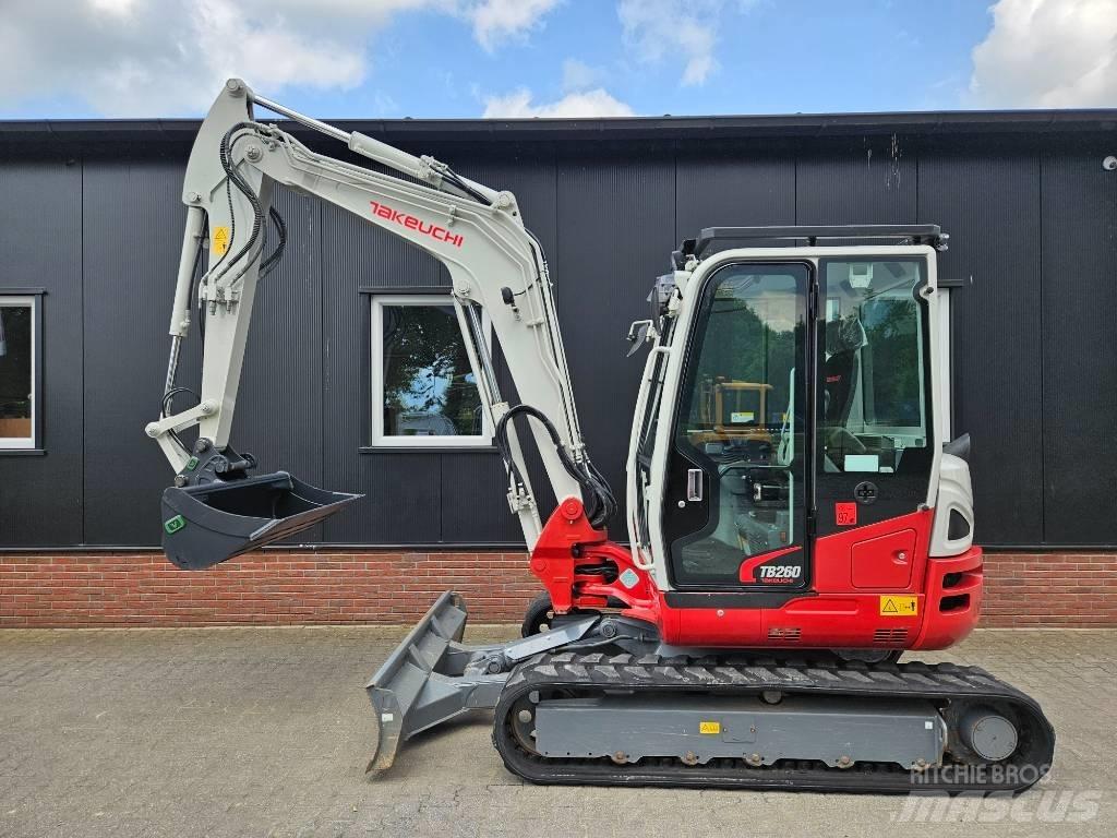 Takeuchi TB 260 Mini Escavadoras <7t