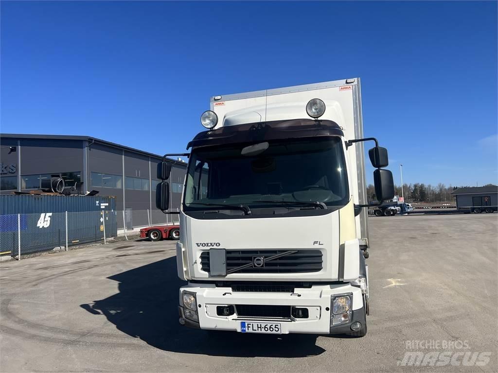 Volvo FL 240 4X2 Camiões de caixa fechada
