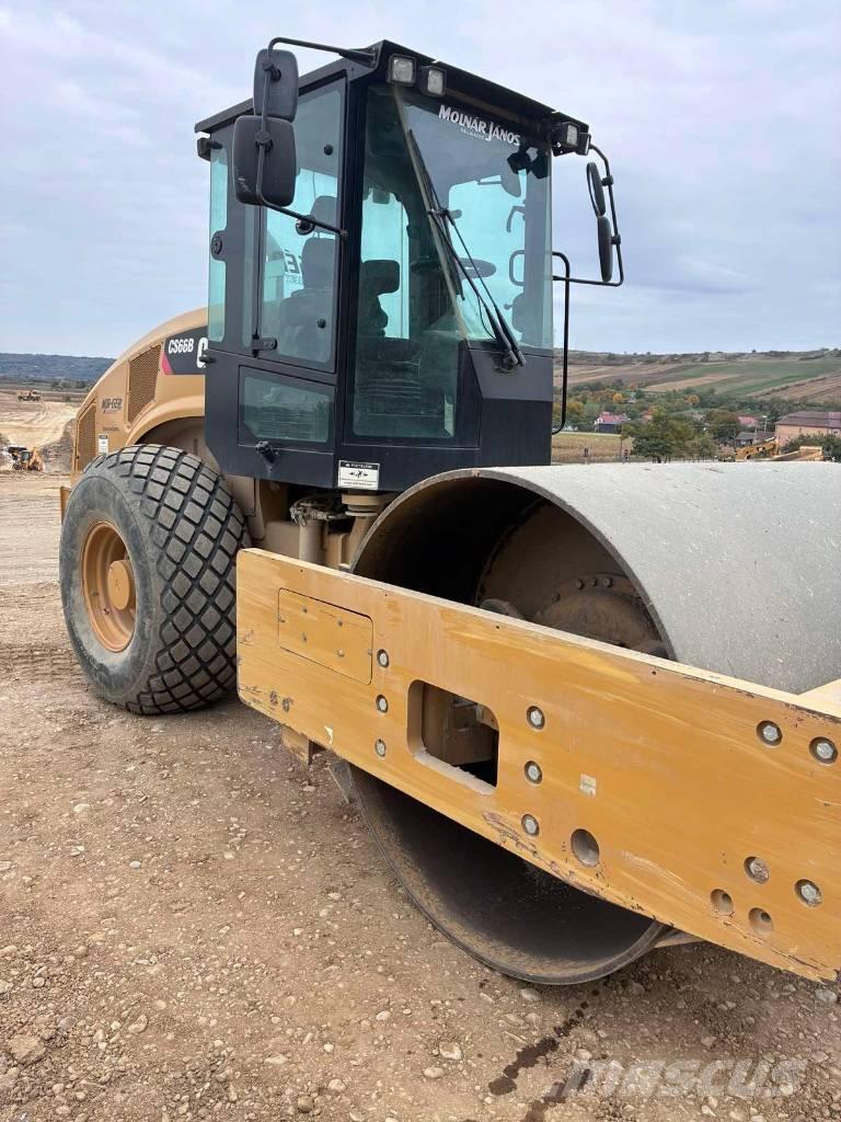 CAT CS 66 B Cilindros Compactadores monocilíndricos