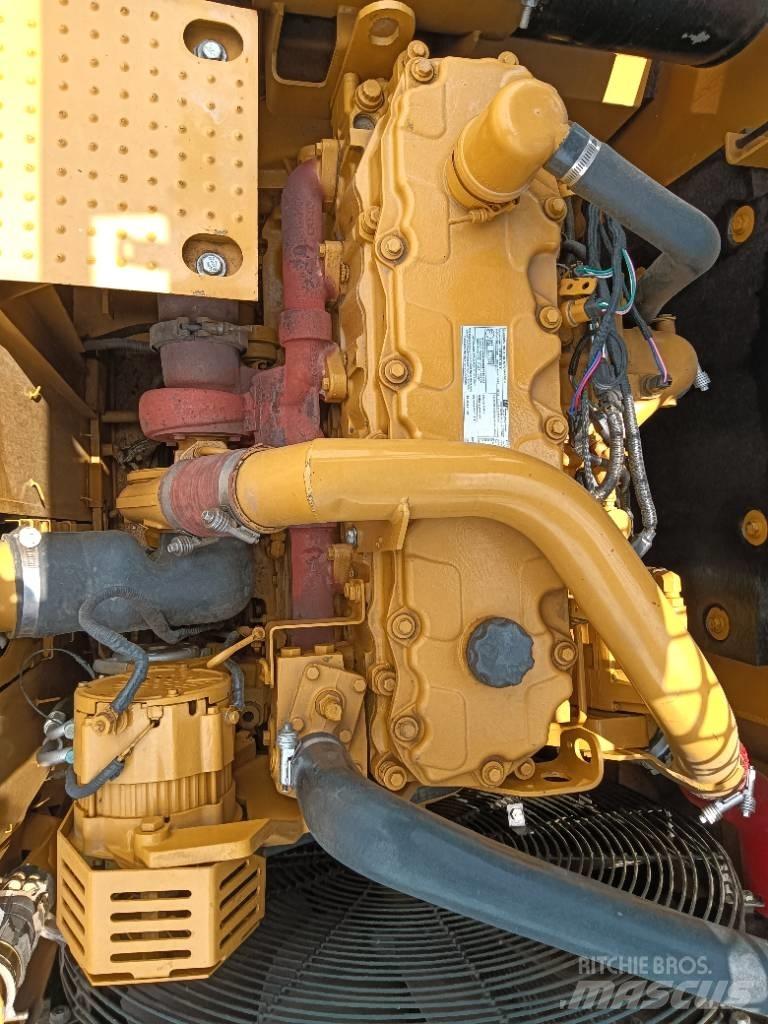 CAT 324D2 Escavadoras Midi 7t - 12t