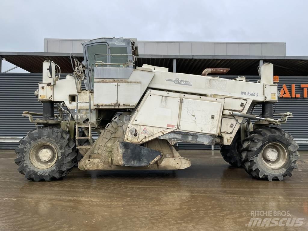 Wirtgen WR 2500S Recicladores de asfalto