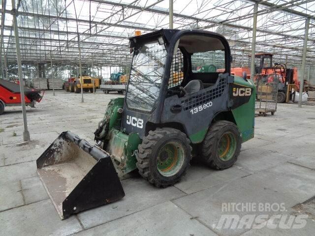 JCB 135 R Carregadoras de direcção deslizante