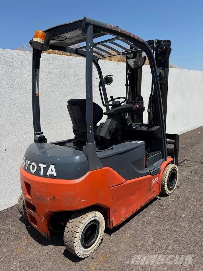 Toyota 8 FBMT 16 Empilhadores eléctricos