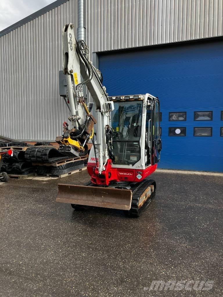 Takeuchi TB 230 Mini Escavadoras <7t